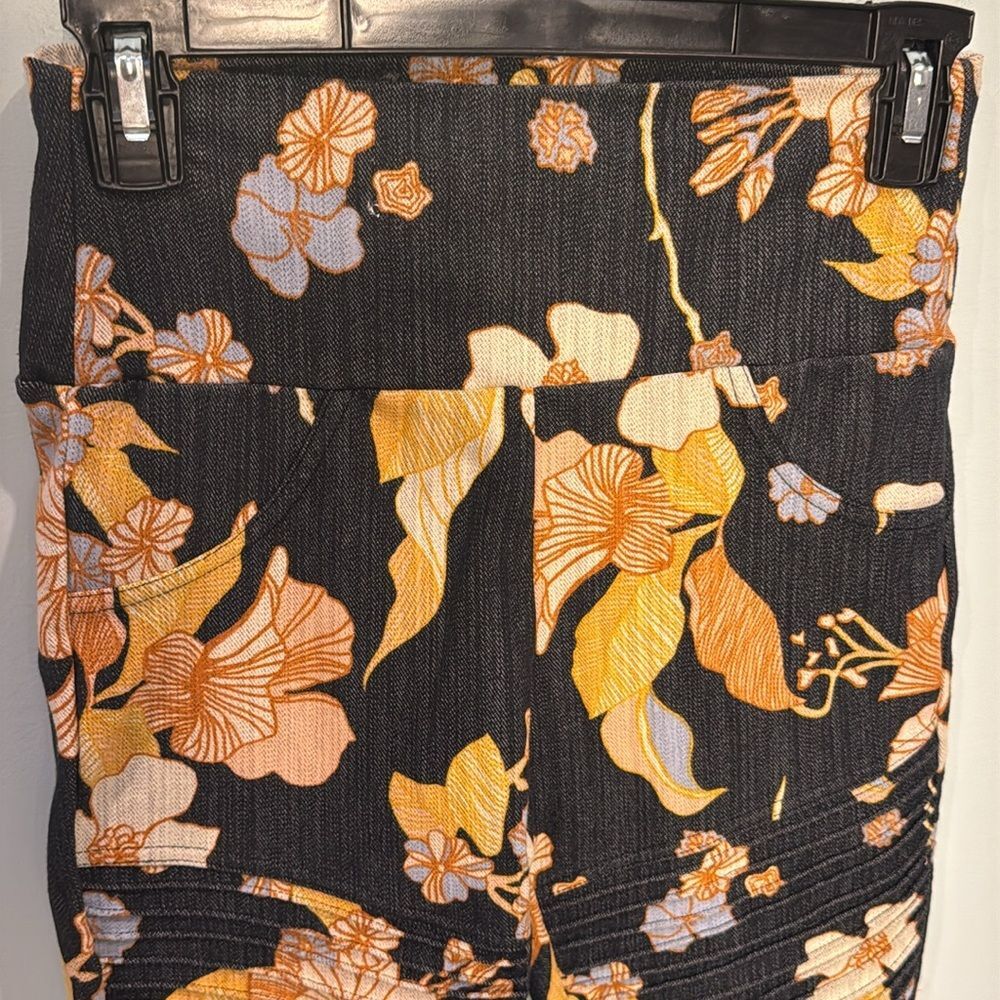 Agnes and Dora denim floral leggings Size S